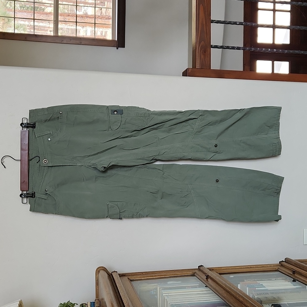 Kuhl womens green hiking pants size 8 reg